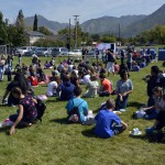 Photo of Bonneville students eating lunch on grass