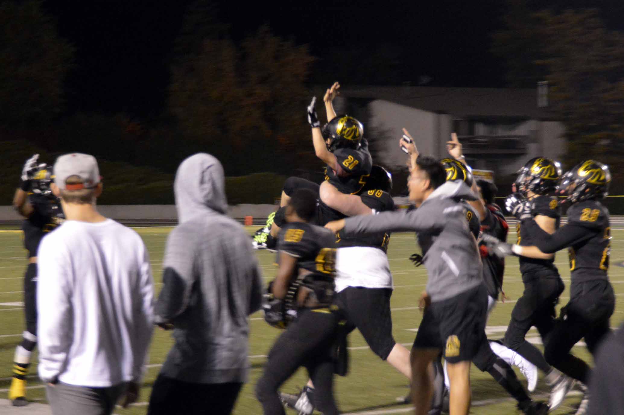 Video: Cottonwood student with special needs scores touchdown