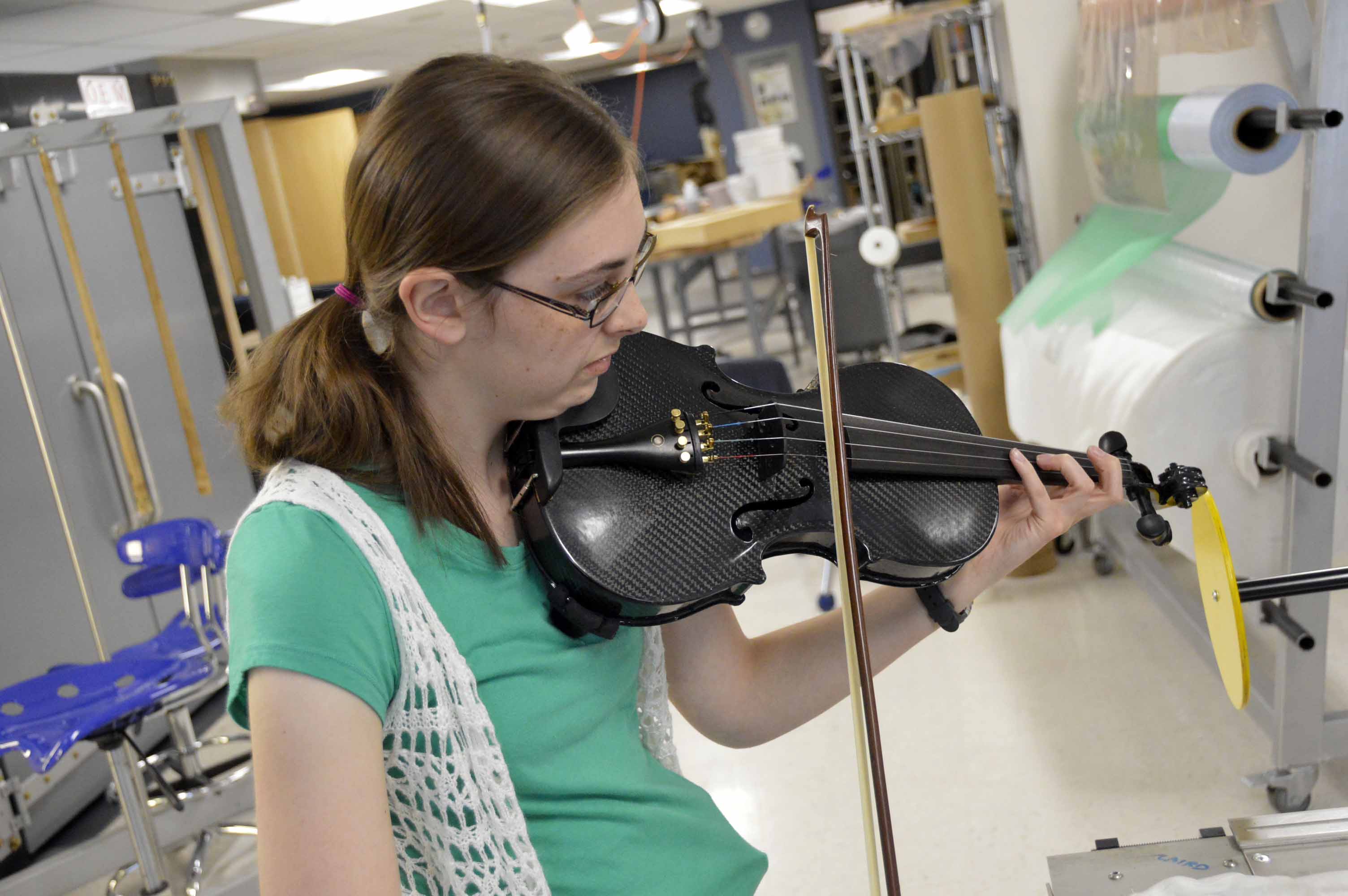 Watch: Two GTI students create carbon fiber violin from scratch