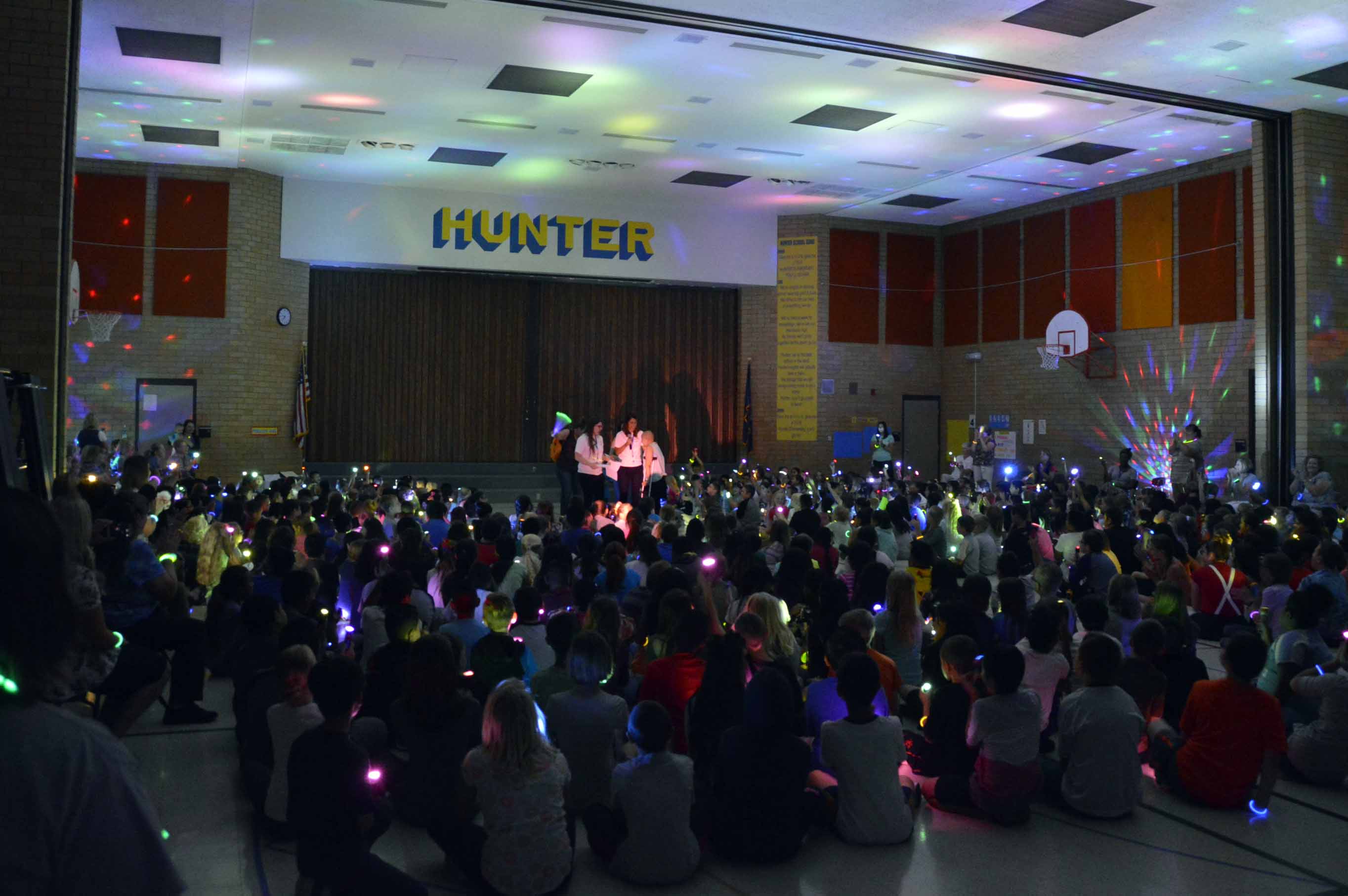 Hunter Elementary creates their own aurora borealis for classmate battling cancer